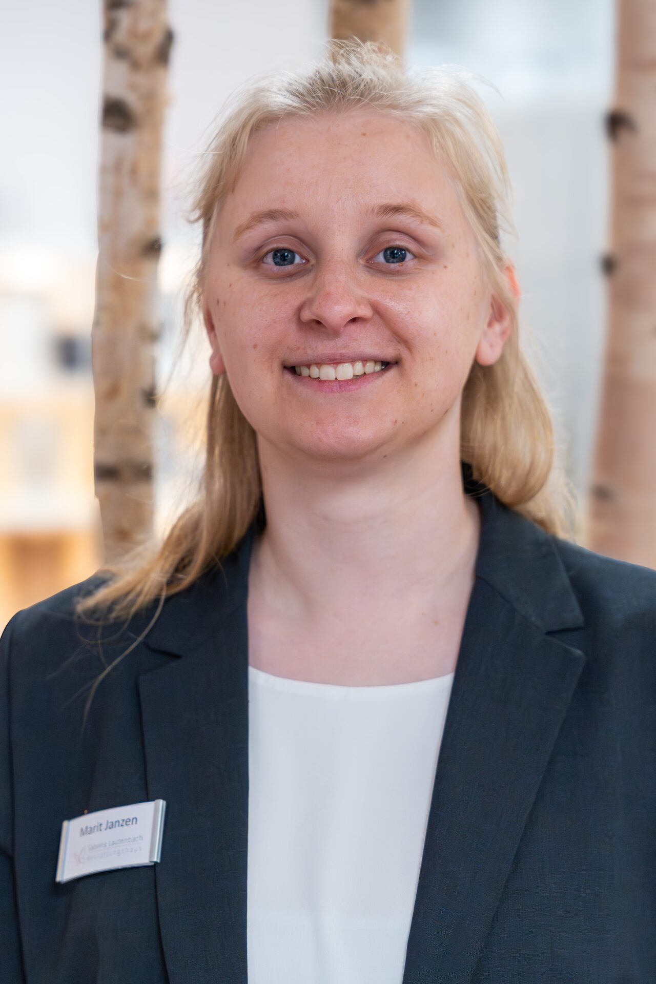 Marit Janzen, Bestattungsfachkraft und Beratung